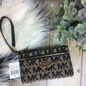Michael Kors Large Black Jet Set Wristlet NWT